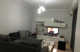 Shitet, Apartament 2+1, Fresku, Tiranë 85,000 € , Eladás