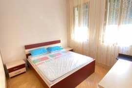 Jepet me qera apartament 2+1 Bulevardi Zogu 1, Location