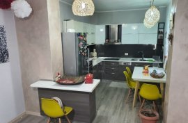  Rr e Zallit jepet me qira apartament 2+1, Ενοικίαση