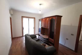 Apartament 3+1 me qira në rrugën “Mine Peza”, Ενοικίαση