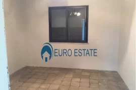 Tirane,shes Hyrje 2+1, Kati 4 ,75 m² (21 Dhjetori), Πώληση