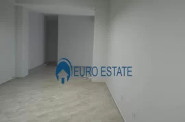 Tirane jap me qera ambjent biznesi Kati 2, 400 Eur, Alquiler