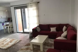 Apartament 2+1 me qira  Rr Kosovareve , Huren