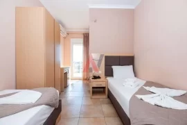 Katerini Greqi SHITET Hotel 4-katësh me 28 dhoma