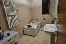 Jepet me Qera Apartament 3+1...!!, Ενοικίαση