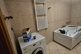 Jepet me Qera Apartament 3+1...!!, Ενοικίαση