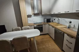 Jepet me Qera Apartament 3+1...!!, Ενοικίαση