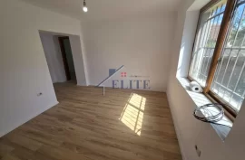 Rruga Ali Demi, apartament 2+1 në shitje, Shitje