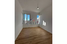 Apartament 2+1 në shitje në Xhamllik, Venta