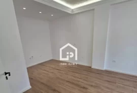 SHITET APARTAMENT 2+1/Rruga Kavajës, Sale