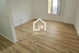 SHITET APARTAMENT 2+1/Rruga Xhanfize Keko , Πώληση