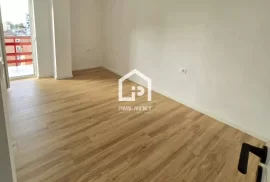 SHITET APARTAMENT 2+1/Rruga Xhanfize Keko , Πώληση