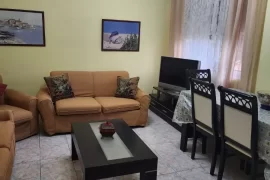 JEPET ME QIRA: Apartament 2+1/ Rruga Elbasanit, Ενοικίαση