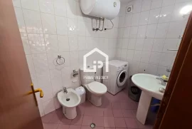 JEPET ME QIRA : Apartament 2+1 +2/ QENDRA GALERIA, Miete