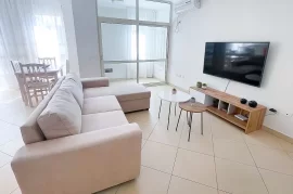 Apartament me qira tek Rruga e Kavajes, Qera