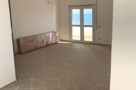 Apartament ne shitje, Sale