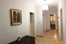 Jepet me qera apartament  3+1 në ish Bllok, Location