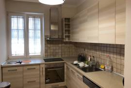 Jepet me qera apartament  3+1 në ish Bllok, Qera