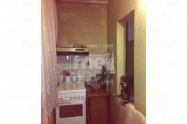 Tek Rruga Jordan Misja shitet apartament 1+1, Vente