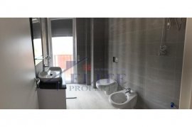 Shitet super apartament 2+1 tek 21 Dhjetori., Venta