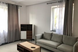 APARTAMENT ME QERA 2+1 TE BRRYLI , Location