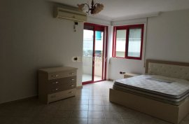 JEPET ME QERA APARTAMENT NE VOLLGA 3+1, Alquiler