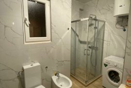 APARTAMENT ME QIRA 2+1 TEK SPITALI AMERIKAN 3, Qera