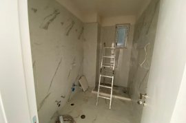 Shitet apartament 2+1 në rrugën “Ali Demi”, Affitto