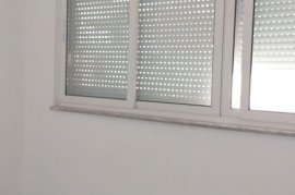 APARTAMENT ME QIRA 2+1 BOSH TEK PAZARI I RI, Ενοικίαση