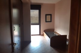 BIZNES/APARTAMEN ME QIRA NE ZONE TE MIR TE TIRANES, Location