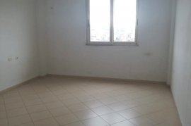 SHITET APARTAMENT 2+1 NË LAGJEN LONI DHAMO, LUSHNJ, Verkauf