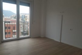 APARTAMENT ME QIRA 2+1,21 DHJETORI, Bérlés