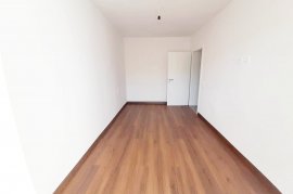 Ne Brryl (Rr.Kryesore) Shitet Apt 2+1+3bllk, Vente