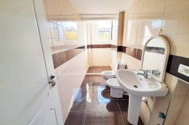 Ne Brryl (Rr.Kryesore) Shitet Apt 2+1+3bllk, Vente