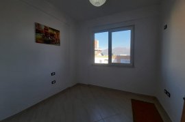 Shitet Apartament: 3+1 Me Mundesi Ndarje Ne 2 Apt, Vente