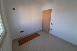 Shitet Apartament: 3+1 Me Mundesi Ndarje Ne 2 Apt, Vente