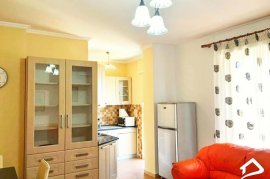 Jepet me qira një super apartament , Bérlés