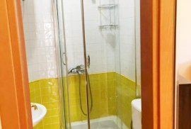 Jepet me qira një super apartament , Location