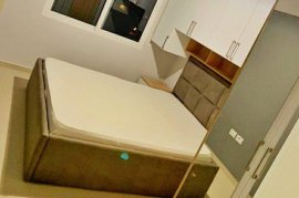 Jepet me qera një super apartament , Bérlés