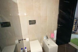 Shitet super Apartament sip 110m2 kati 2, Πώληση