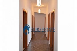 Tirane, shes apartament 4+1+A+BLK kati 5, 263 m², Shitje