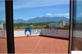 Tirane, shes apartament 4+1+A+BLK kati 5, 263 m², Vente