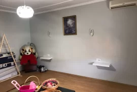 Shitet apartament 3+1 te "Komuna e Parisit&qu, Venta