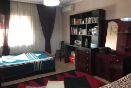 Shitet apartament 3+1 te "Komuna e Parisit&qu, Sale