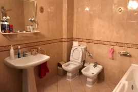 Shitet apartament 3+1 te "Komuna e Parisit&qu, Πώληση