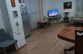 Shitet apartament 3+1 ... Pran ish Ekspozites...!!, Πώληση