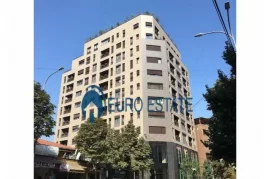 Tirane,shes Hyrje luksi 2+1,163 m²(Rr.Barrikadave), Vente