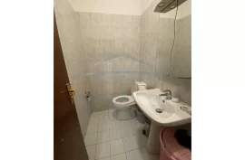 Qera, Apartament 2+1, Blloku, Tiranë., Miete