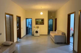 Jepet apartament me qera 4+1 rruga don bosko, Ενοικίαση