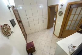 Jepet me qera apartament 2+1, Alquiler